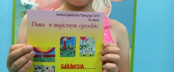 Dama w ogrodzie
