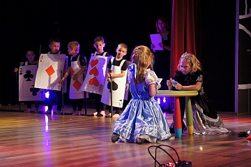 Alicja w krainie czarów 2013