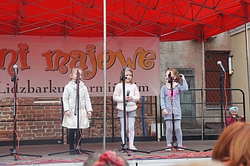 Nela, Natalia, Kinga zajęły  II miejsce